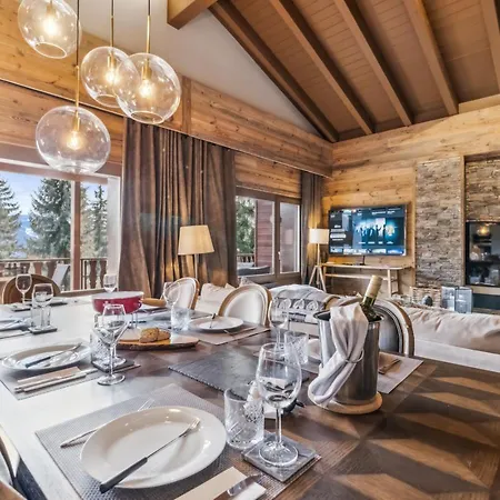 The Penthouse At Palm Springs - By Mrs Miggins * Crans-Montana